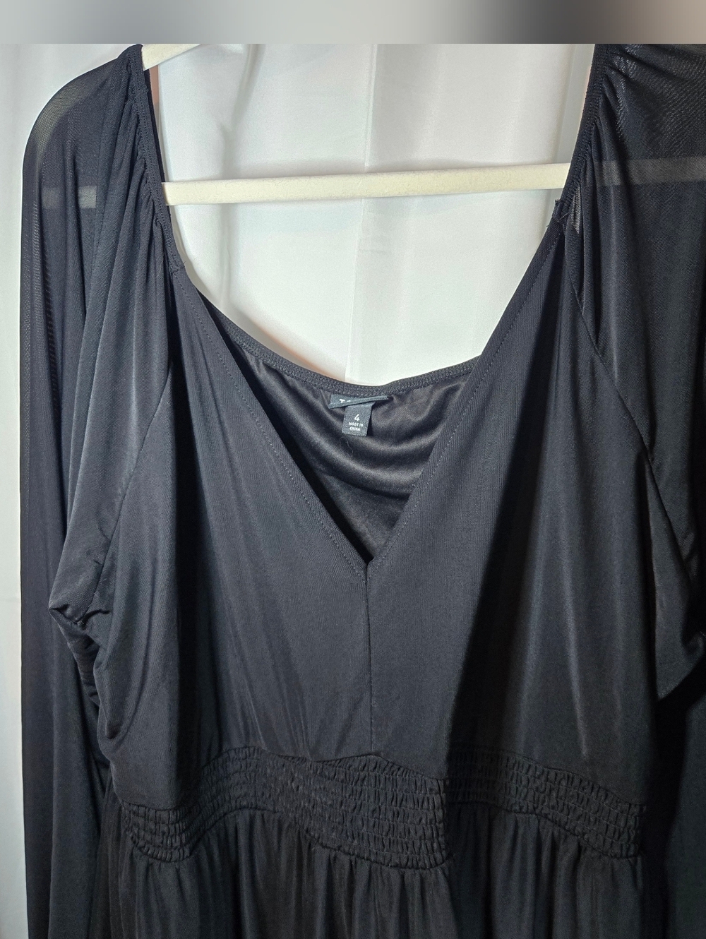 Black V-Neck Long Sleeve Blouse
